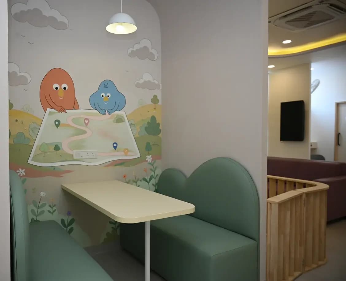 hoola health Hosa Road interior view 3